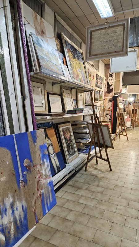 Imperdibile opportunità per acquistare un'attività commerciale storica nel centro storico di Este...