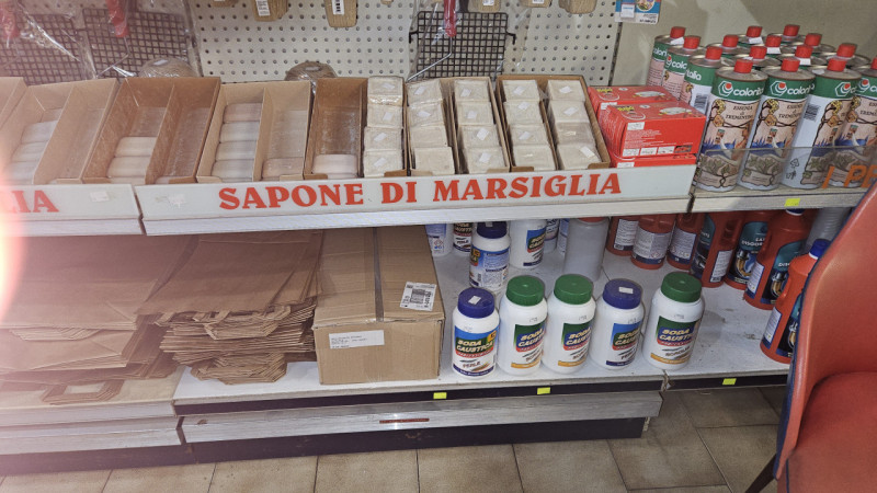 Imperdibile opportunità per acquistare un'attività commerciale storica nel centro storico di Este...