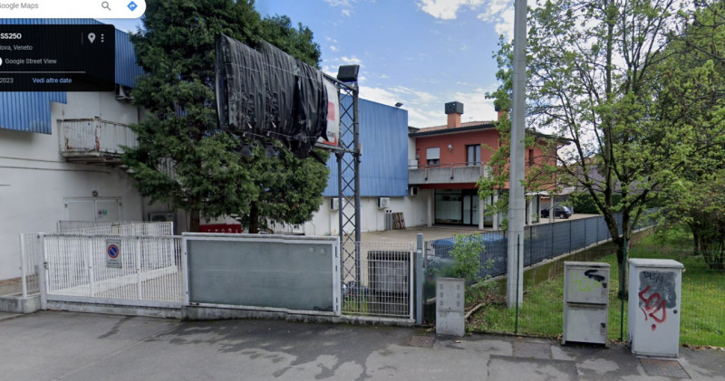 NEGOZIO/MAGAZZINO/LABORATORIO A BRUSEGANA €.3.800 - rif.RV001

a Brusegana sulla strada principal...