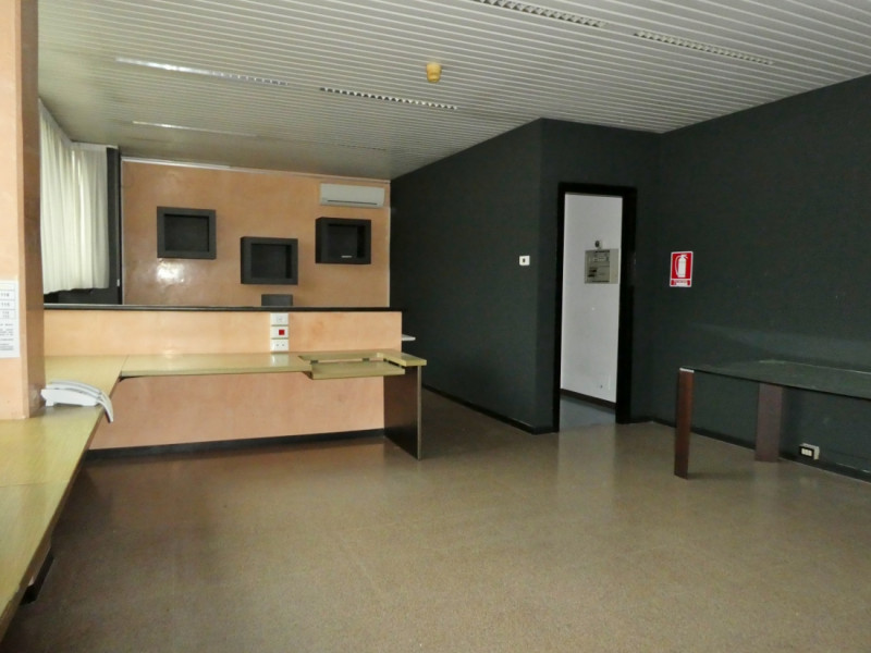 INVESTIMENTO A REDDITO: UFFICIO OPEN-SPACE DI 95 MQ COMM.LI OTTIMAMENTE LOCATO, IN VENDITA A VICE...