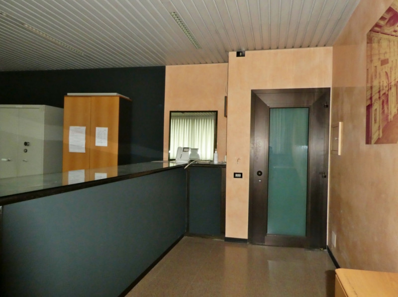 INVESTIMENTO A REDDITO: UFFICIO OPEN-SPACE DI 95 MQ COMM.LI OTTIMAMENTE LOCATO, IN VENDITA A VICE...