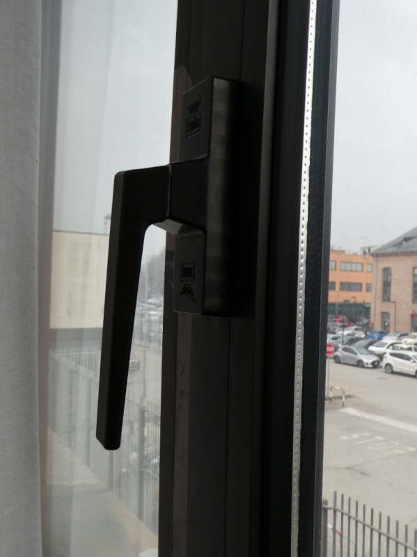 INVESTIMENTO A REDDITO: UFFICIO OPEN-SPACE DI 95 MQ COMM.LI OTTIMAMENTE LOCATO, IN VENDITA A VICE...