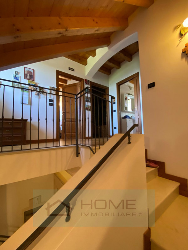 Importante struttura ricettiva/turistica country house in area parco colli euganei a 160 metri su...