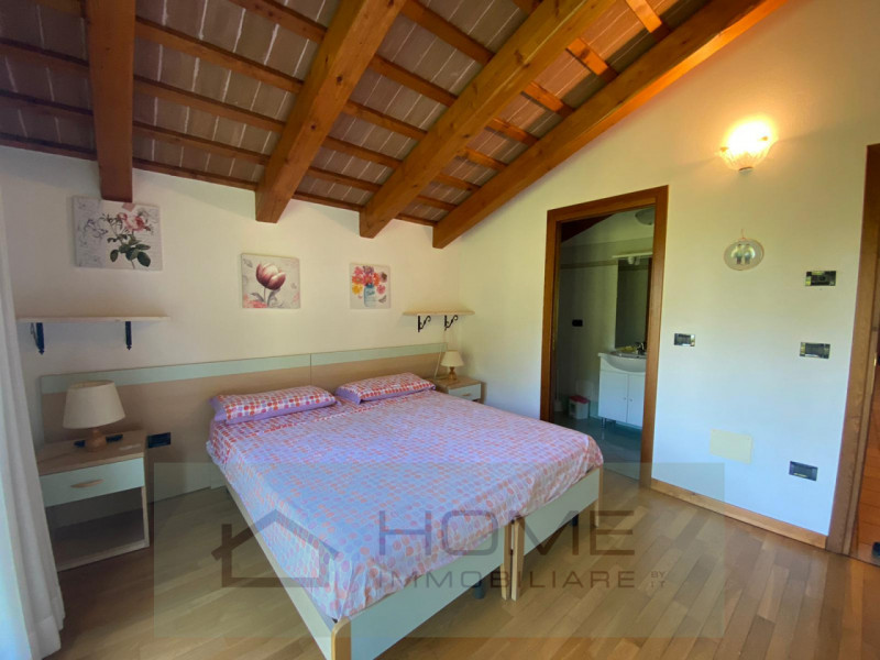 Importante struttura ricettiva/turistica country house in area parco colli euganei a 160 metri su...