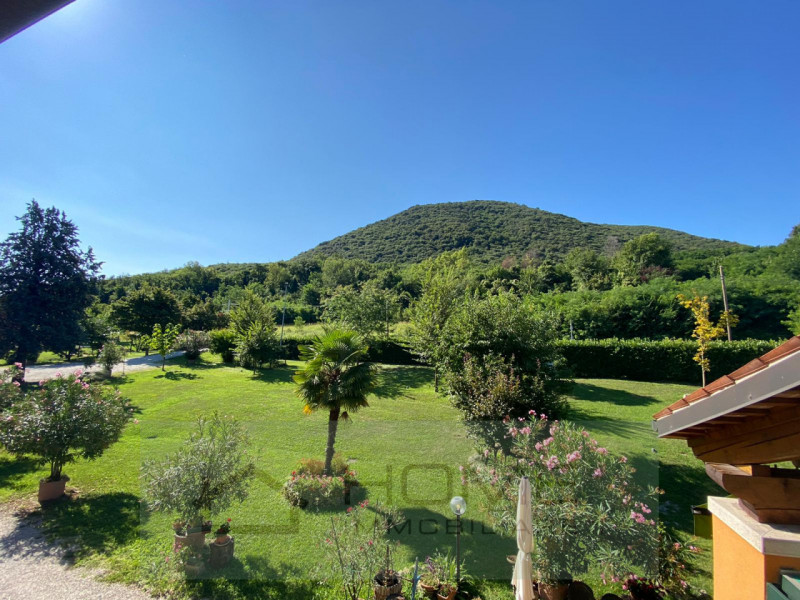 Importante struttura ricettiva/turistica country house in area parco colli euganei a 160 metri su...