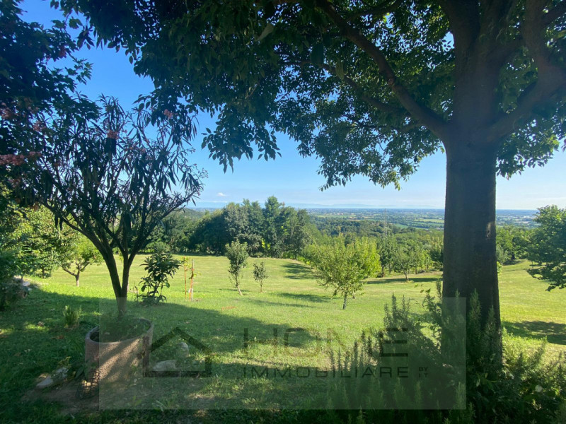 Importante struttura ricettiva/turistica country house in area parco colli euganei a 160 metri su...