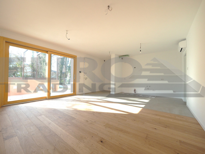 SCORZE': Loc. Peseggia, situato in zona residenziale proponiamo appartamento su palazzina di nuov...