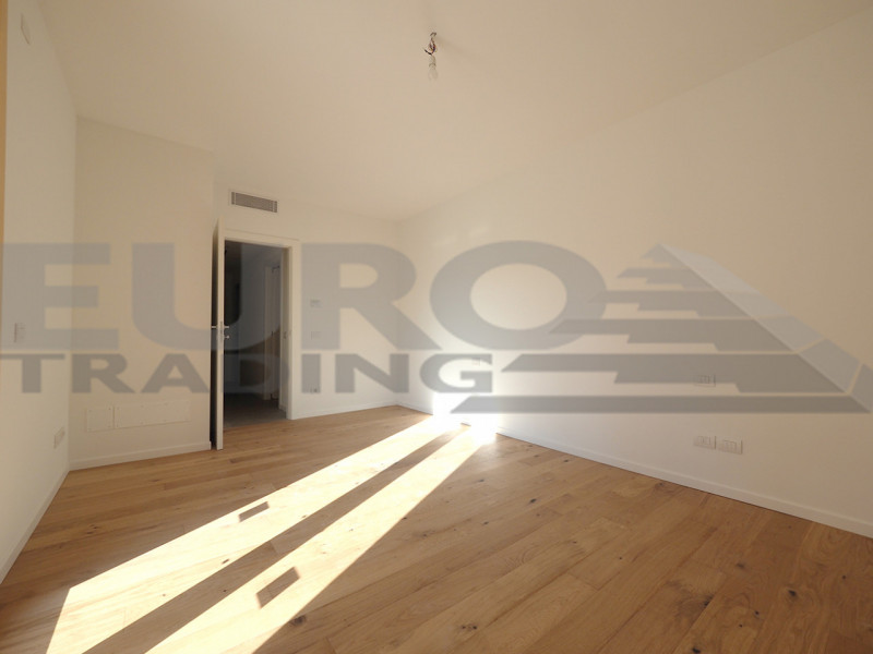 SCORZE': Loc. Peseggia, situato in zona residenziale proponiamo appartamento su palazzina di nuov...