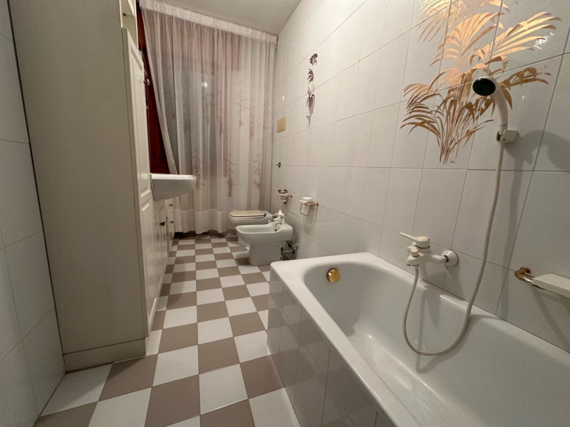 LIMENA: Classe Energetica F - EPgl,nren 162,58 Kwh/mq. anno.
Benvenuti in questa bellissima abita...