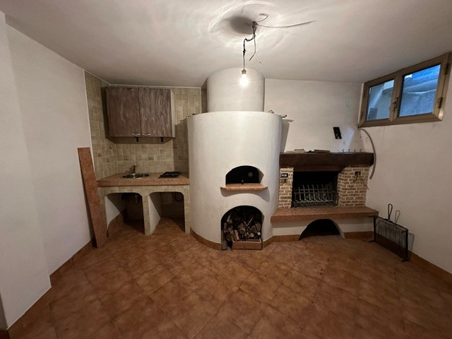 LIMENA: Classe Energetica F - EPgl,nren 162,58 Kwh/mq. anno.
Benvenuti in questa bellissima abita...