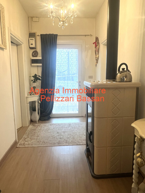 Proponiamo in vendita, nel cuore di Cusignana di Giavera del Montello, una graziosa casa singola ...