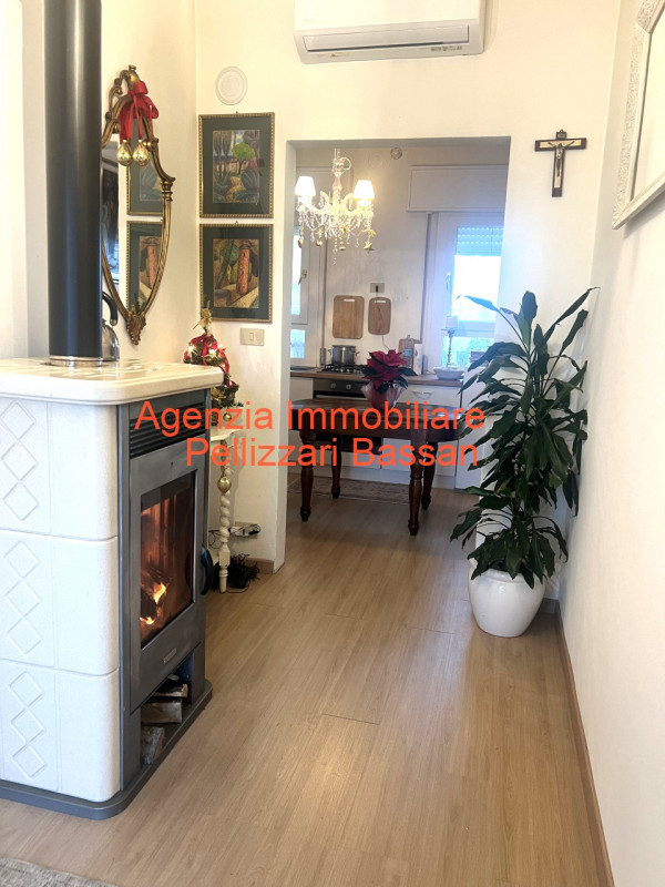 Proponiamo in vendita, nel cuore di Cusignana di Giavera del Montello, una graziosa casa singola ...