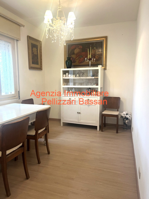 Proponiamo in vendita, nel cuore di Cusignana di Giavera del Montello, una graziosa casa singola ...