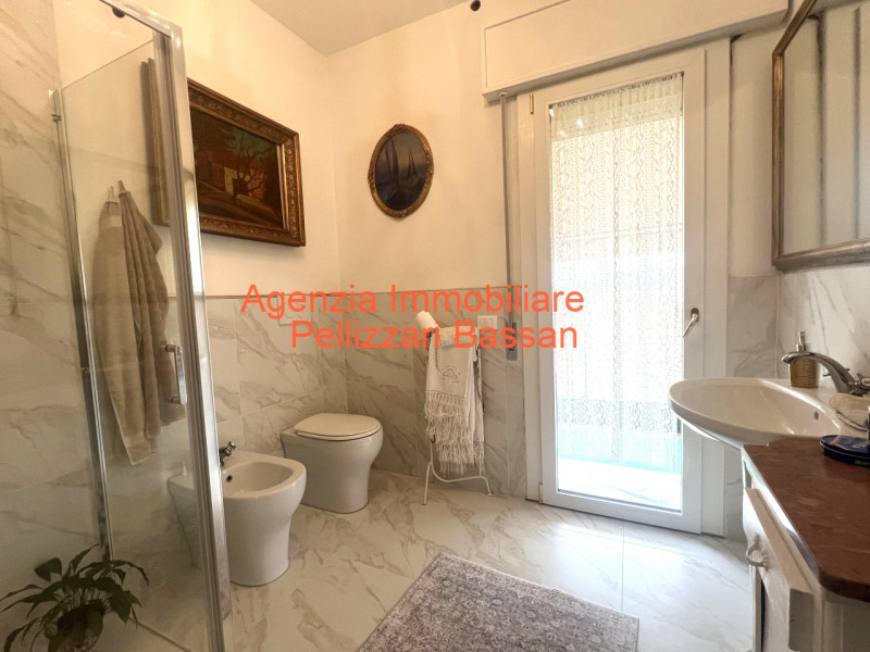 Proponiamo in vendita, nel cuore di Cusignana di Giavera del Montello, una graziosa casa singola ...