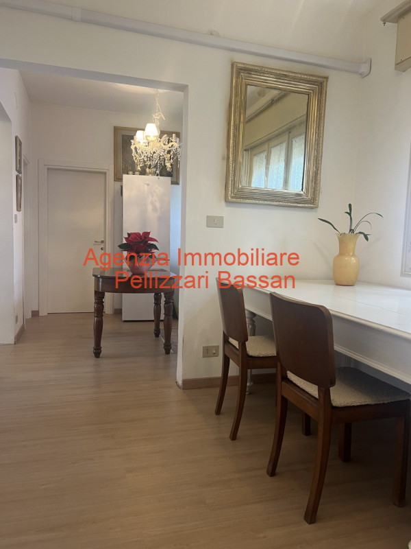 Proponiamo in vendita, nel cuore di Cusignana di Giavera del Montello, una graziosa casa singola ...