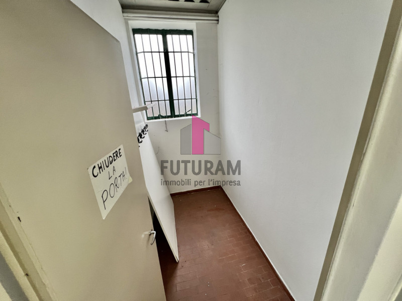 STRA Loc. Paluello RIF.142MAT -  PER INFO 3403358378 - 0444/310220

A STRA IN LOCALITÀ PALUELLO S...