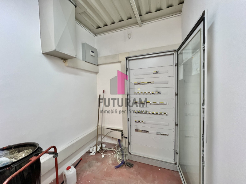 STRA Loc. Paluello RIF.142MAT -  PER INFO 3403358378 - 0444/310220

A STRA IN LOCALITÀ PALUELLO S...