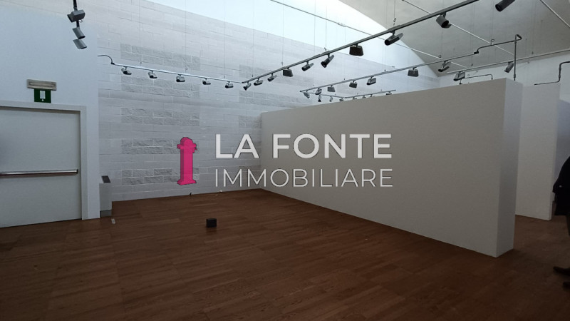 PADOVA Est, Ufficio Mq 500 su due Piani, Arredato, Disponibile. Contratto di Servizi Rinnovabile....