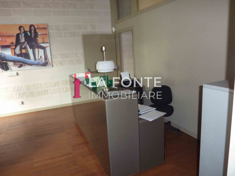 PADOVA Est, Ufficio Mq 500 su due Piani, Arredato, Disponibile. Contratto di Servizi Rinnovabile....