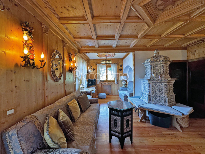 Rif. A5043 - Cortina d'Ampezzo - Appartamento in affitto - Centrale e panoramica posizione

DISPO...