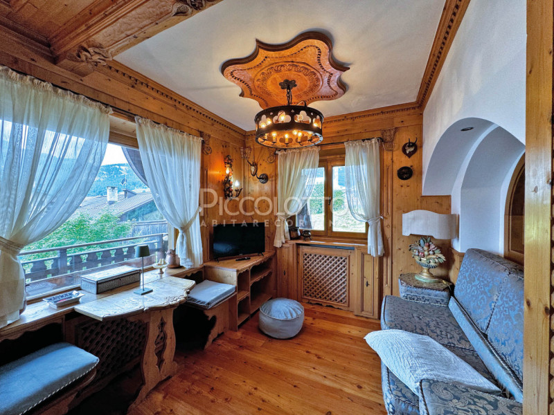 Rif. A5043 - Cortina d'Ampezzo - Appartamento in affitto - Centrale e panoramica posizione

DISPO...