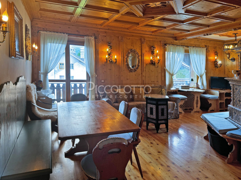 Rif. A5043 - Cortina d'Ampezzo - Appartamento in affitto - Centrale e panoramica posizione

DISPO...