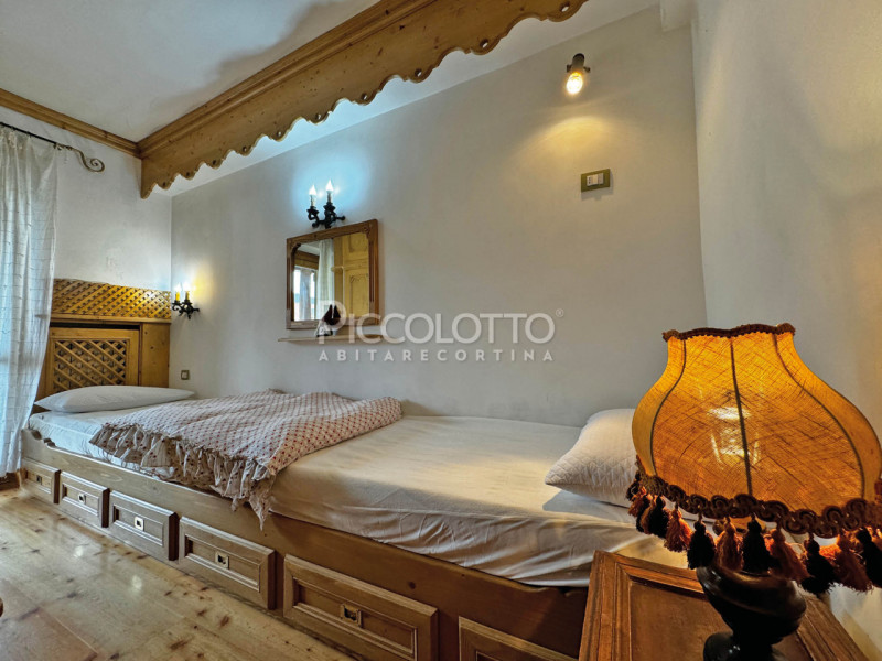 Rif. A5043 - Cortina d'Ampezzo - Appartamento in affitto - Centrale e panoramica posizione

DISPO...