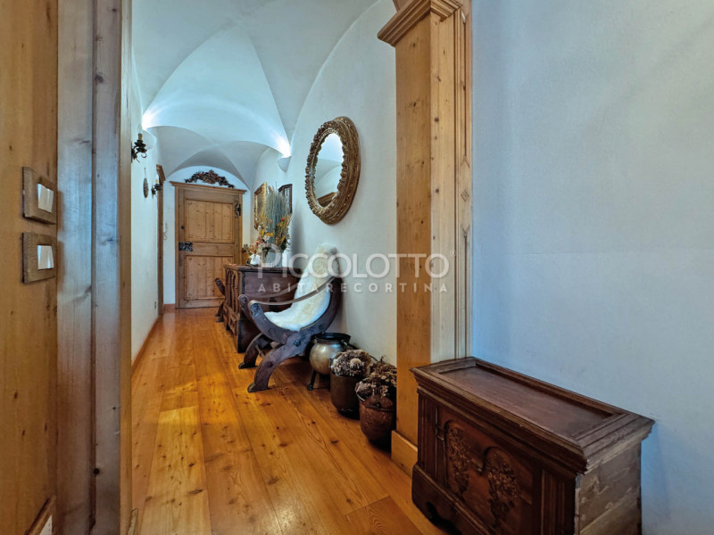 Rif. A5043 - Cortina d'Ampezzo - Appartamento in affitto - Centrale e panoramica posizione

DISPO...