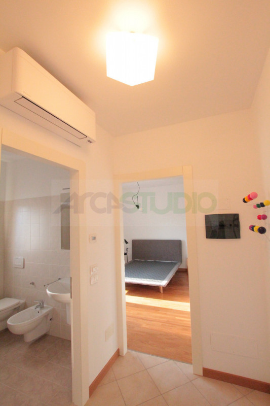 Bressanvido - Poianella: in piccola palazzina di sole 5 unità abitative posto al secondo e ultimo...