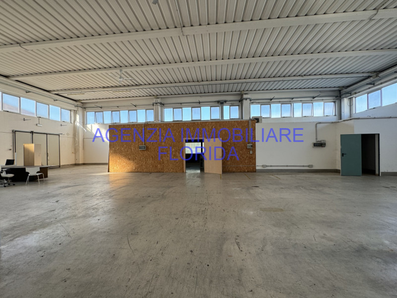 IMMEDIATE VICINANZE DI CAMPOSAMPIERO AFFITTIAMO capannone di mq. 1.200 singolo recintato, condizi...