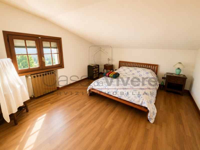 VILLA SINGOLA DI OLTRE 400 MQ CON PARCO DI OLTRE 9.000 MQ, LAGHETTO, DEPENDANCE E POTENZIALE PER ...