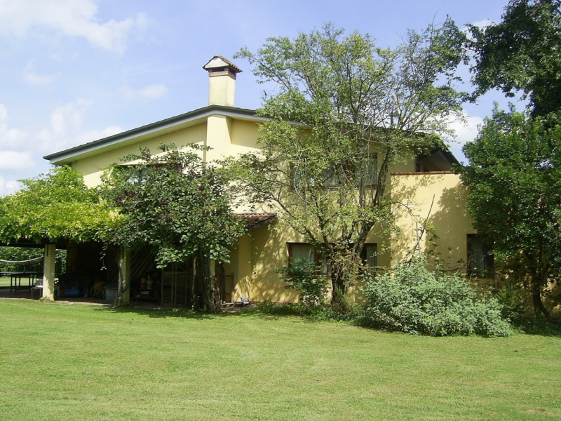 SALBORO, POZZOVEGGIANI, BELLA E PARTICOLARE VILLA SINGOLA DI MQ. 700 CON PARCO ESCLUSIVO, RECINTA...