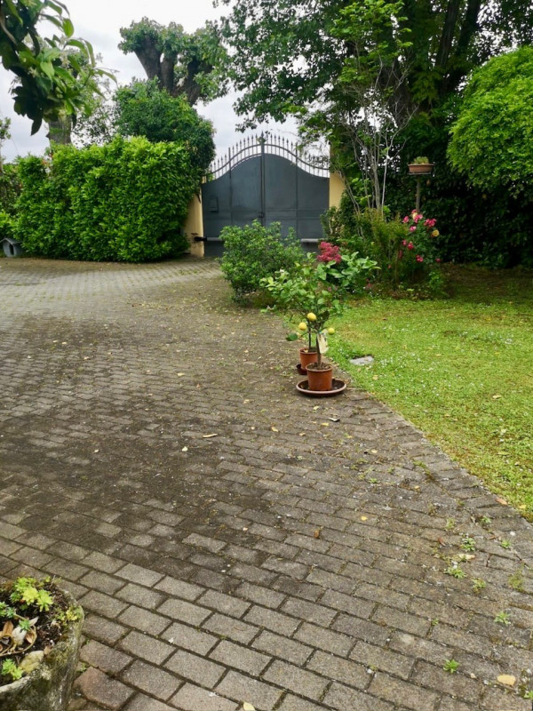 SALBORO, POZZOVEGGIANI, BELLA E PARTICOLARE VILLA SINGOLA DI MQ. 700 CON PARCO ESCLUSIVO, RECINTA...