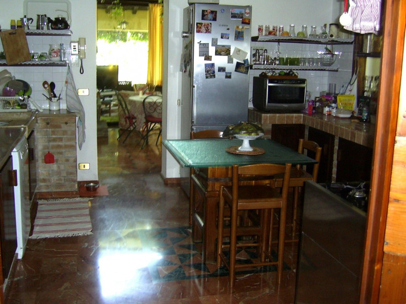 SALBORO, POZZOVEGGIANI, BELLA E PARTICOLARE VILLA SINGOLA DI MQ. 700 CON PARCO ESCLUSIVO, RECINTA...