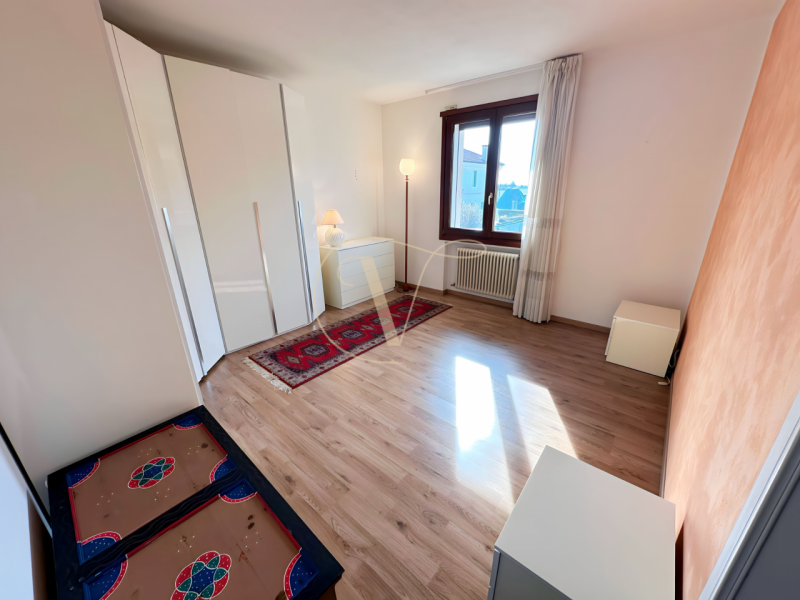 L'immobile è situato nel Comune di Montegaldella, più precisamente in Via Monte Grappa 14. 
La zo...