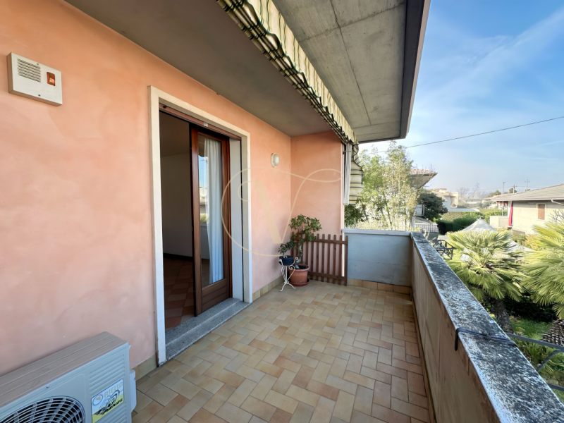 L'immobile è situato nel Comune di Montegaldella, più precisamente in Via Monte Grappa 14. 
La zo...