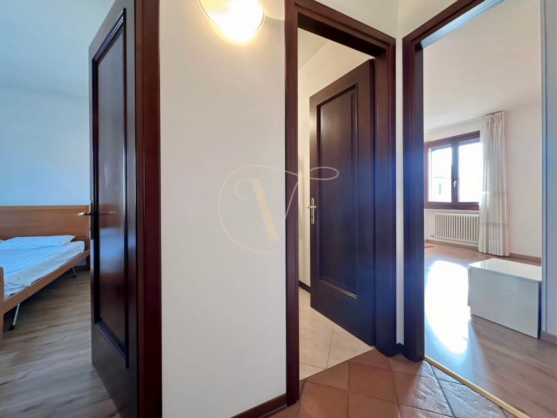 L'immobile è situato nel Comune di Montegaldella, più precisamente in Via Monte Grappa 14. 
La zo...