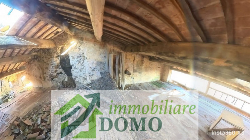 SCHIO: RUSTICO DA RISTRUTTURARE CON TERRENO BOSCHIVO €8.000.
A Schio, in contrada a 15 minuti dal...