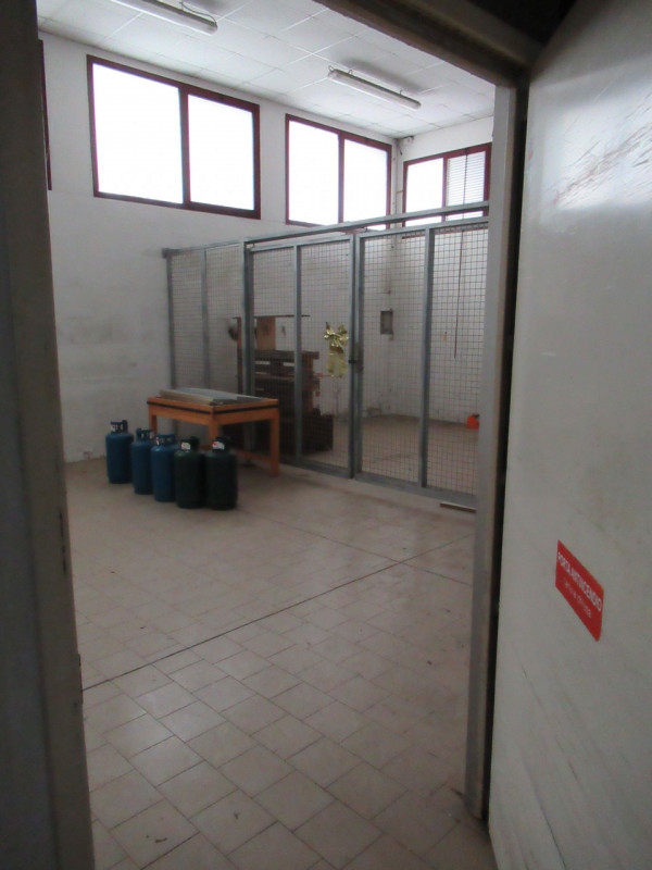 A Venturali di Villorba (TV), proponiamo in vendita spazio commerciale predisposto per l'attività...