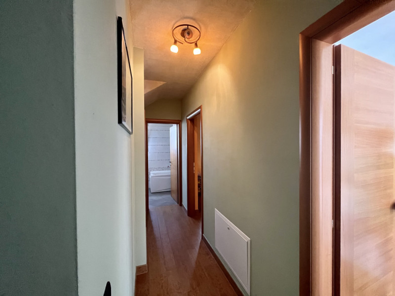 Proponiamo in vendita casa singola, costruita con attenzione ai dettagli, offre uno spazio di vit...