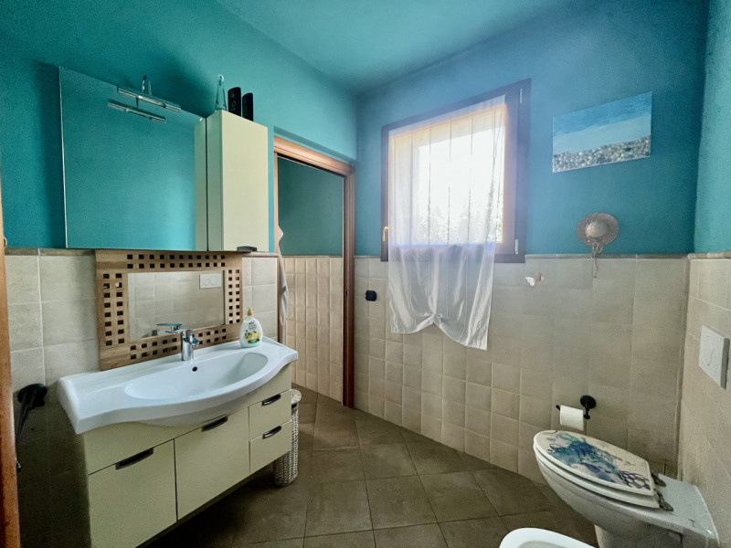 Proponiamo in vendita casa singola, costruita con attenzione ai dettagli, offre uno spazio di vit...