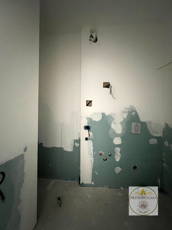 Rif. APEB02 - A pochi passi dal centro comodo alle scuole e ai servizi, proponiamo in vendita app...