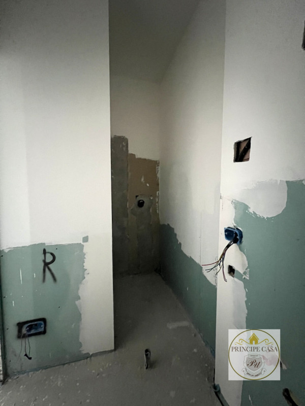 Rif. APEB02 - A pochi passi dal centro comodo alle scuole e ai servizi, proponiamo in vendita app...