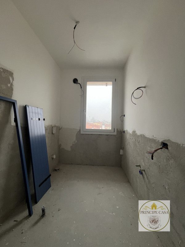 Rif. APEB02 - A pochi passi dal centro comodo alle scuole e ai servizi, proponiamo in vendita app...