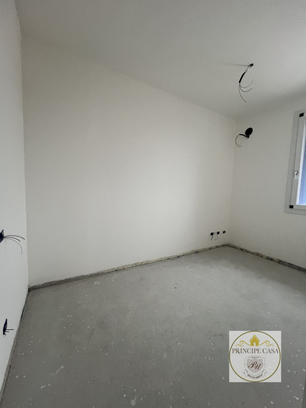 Rif. APEB02 - A pochi passi dal centro comodo alle scuole e ai servizi, proponiamo in vendita app...