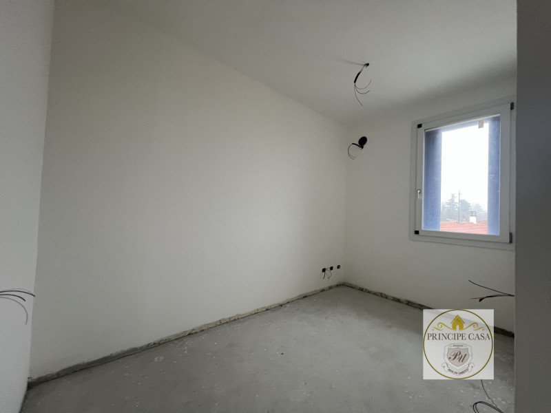 Rif. APEB02 - A pochi passi dal centro comodo alle scuole e ai servizi, proponiamo in vendita app...