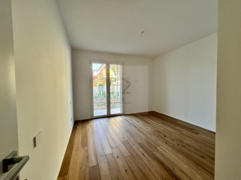 Padova - Madonna Pellegrina

APPARTAMENTO NUOVO CLASSE A4 3 CAMERE E TERRAZZO ABITABILE

Comoda a...