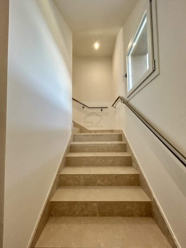 Padova - Madonna Pellegrina

APPARTAMENTO NUOVO CLASSE A4 3 CAMERE E TERRAZZO ABITABILE

Comoda a...