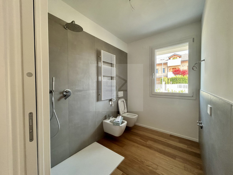 Padova - Madonna Pellegrina

APPARTAMENTO NUOVO CLASSE A4 3 CAMERE E TERRAZZO ABITABILE

Comoda a...