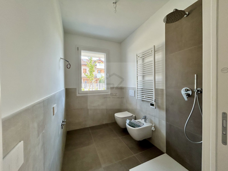 Padova - Madonna Pellegrina

APPARTAMENTO NUOVO CLASSE A4 3 CAMERE E TERRAZZO ABITABILE

Comoda a...